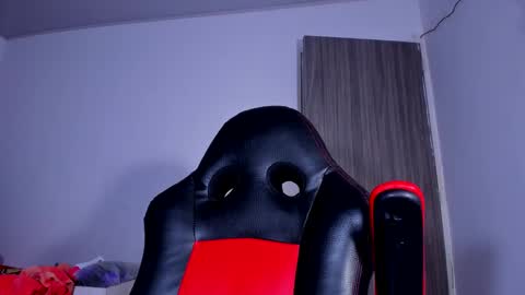 Kerlysmith24 online show from March 8, 9:08 pm