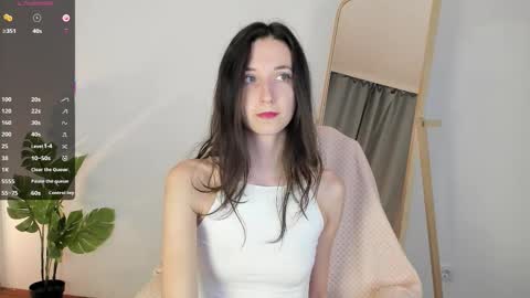 Snapshot of kettybelly chatting on October 14, 7:00 am kettyIm a simple girl who likes gifts Lovense is activeThere are legends that in this room all your wish can come true online show from October 14, 7:00 am