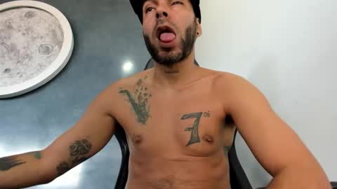 Snapshot of kevin_bronx chatting on September 15, 2:07 pm Kevin online show from September 15, 2:07 pm