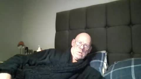 kevlooking4sez online show from February 5, 1:53 am