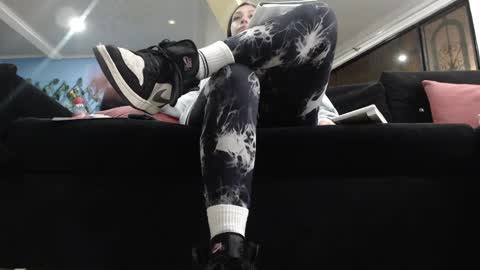     online show from December 5, 1:42 am