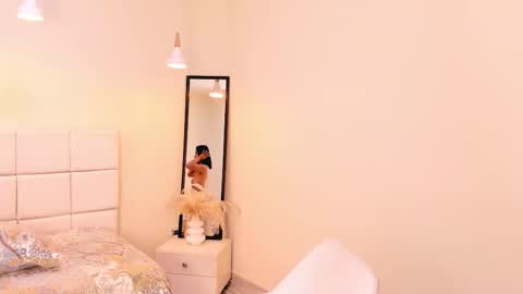 Khloe online show from February 11, 1:48 pm