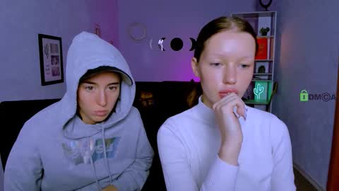 khloebeauty online show from September 29, 5:39 am