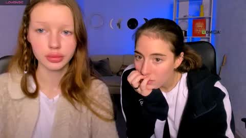 khloebeauty online show from November 17, 8:55 pm