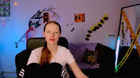 khloebeauty online show from November 5, 8:44 pm