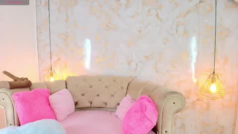 Khloe online show from March 4, 5:26 am