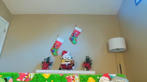 Khloe online show from December 17, 9:38 pm