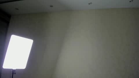 Snapshot of kiana_cream chatting on October 6, 11:39 am N M online show from October 6, 11:39 am