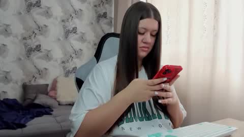 kianna_dior_ online show from April 17, 6:49 am