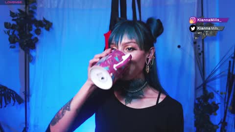 Kianna online show from December 27, 11:42 pm