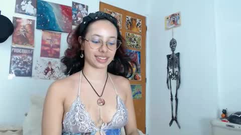 kiaralenon online show from November 8, 12:35 am