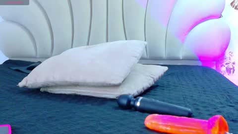 kiaratentation online show from September 30, 9:03 pm