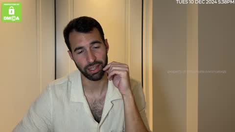 Manu online show from December 10, 4:38 pm