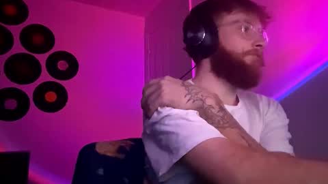 kiiyp online show from November 27, 8:16 pm