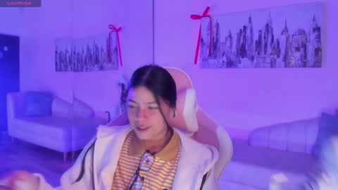 Snapshot of kiki_cams chatting on December 12, 12:33 pm kIKI online show from December 12, 12:33 pm