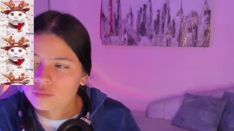 Snapshot of kiki_cams chatting on December 20, 10:16 am kIKI online show from December 20, 10:16 am