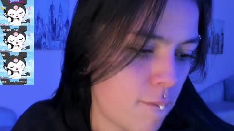Snapshot of kiki_cams chatting on January 17, 7:19 am kIKI online show from January 17, 7:19 am