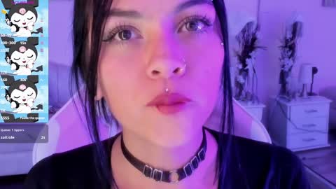 Snapshot of kiki_cams chatting on January 22, 10:29 am kIKI online show from January 22, 10:29 am