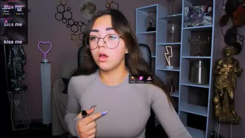 kiki_swan online show from November 21, 9:29 am