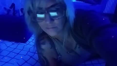 kikilovespartylights online show from November 23, 12:36 pm