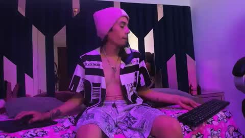 kikyoanddrey online show from April 18, 7:29 pm