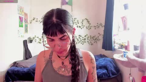 Bella online show from June 1, 6:31 pm