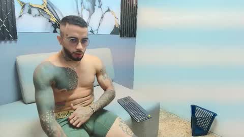 kile online show from October 31, 10:43 pm