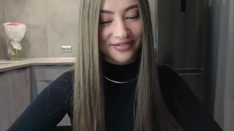 EvaAnna online show from March 4, 8:27 pm