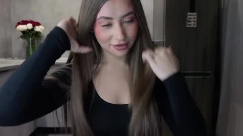 EvaAnna online show from November 8, 8:23 pm