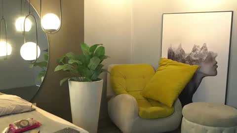 Kim online show from April 8, 1:14 pm