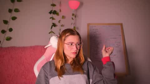 ISABELLA 3 online show from November 20, 10:47 am