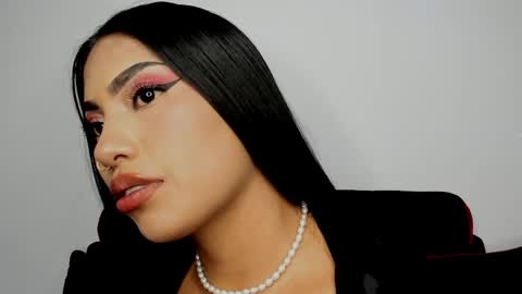 kim_mouth17 online show from June 3, 5:43 am