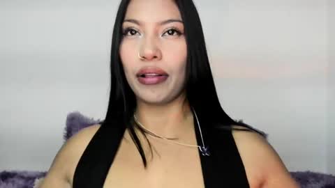 kim_mouth17 online show from April 21, 11:12 pm