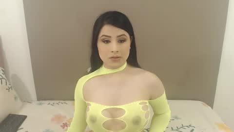 Snapshot of kimberjamesxx chatting on October 12, 3:21 am DANIELA online show from October 12, 3:21 am