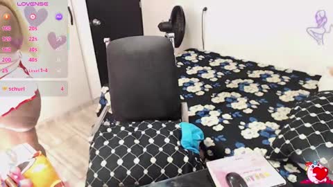 Snapshot of kimberly_bellu chatting on February 13, 11:37 pm Anita. online show from February 13, 11:37 pm