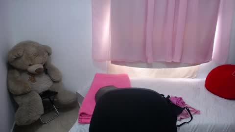 Snapshot of kimberly_slim chatting on February 21, 4:16 pm Kim online show from February 21, 4:16 pm