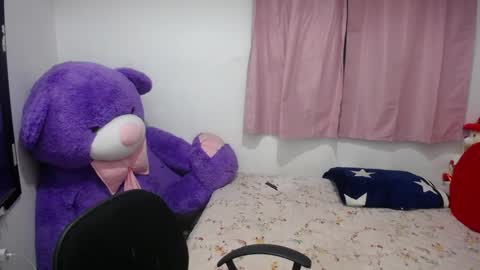 Snapshot of kimberly_slim chatting on October 18, 11:14 am Kim online show from October 18, 11:14 am