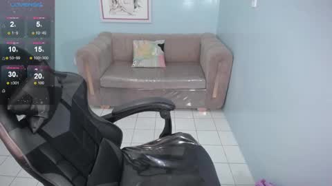 Snapshot of kimberly_thomson_t chatting on January 22, 1:42 pm kimberly online show from January 22, 1:42 pm