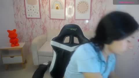 Snapshot of kimberly_thomson_t chatting on October 17, 10:52 am kimberly online show from October 17, 10:52 am
