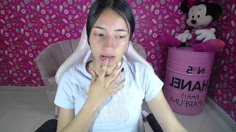 Snapshot of kimberly_thomson_t chatting on January 19, 11:56 am kimberly online show from January 19, 11:56 am