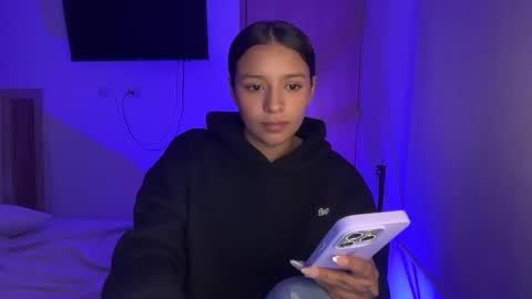 kimmi online show from April 1, 11:45 pm