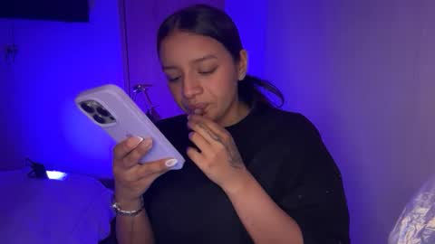 kimmi online show from April 8, 11:30 pm