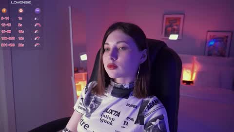  Your Kimmie  follow me  online show from October 8, 12:00 pm