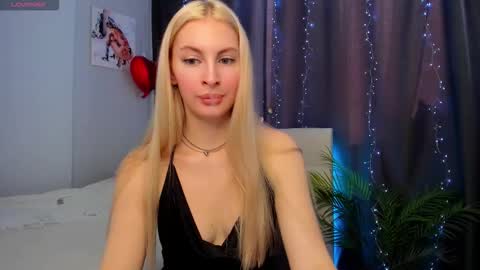 Snapshot of kimmy1_powell chatting on October 14, 4:59 am kimmy1_powell online show from October 14, 4:59 am