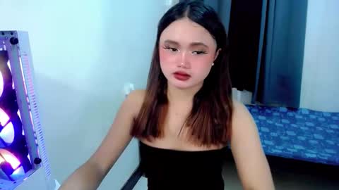 kim ejara online show from March 5, 1:47 am