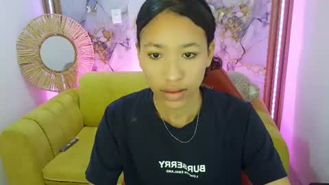 kimmy_m_ online show from June 9, 1:00 pm