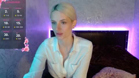 KimmySnow online show from October 19, 4:39 am