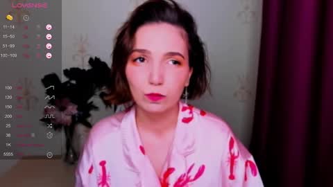 Snapshot of kindhazelhere_ chatting on October 6, 12:12 pm Hazel online show from October 6, 12:12 pm