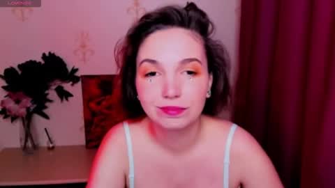 Snapshot of kindhazelhere_ chatting on October 19, 8:08 am Hazel online show from October 19, 8:08 am