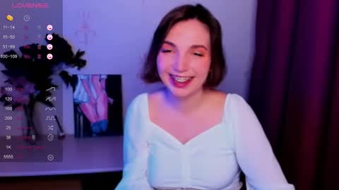 Snapshot of kindhazelhere_ chatting on October 11, 8:52 am Hazel online show from October 11, 8:52 am